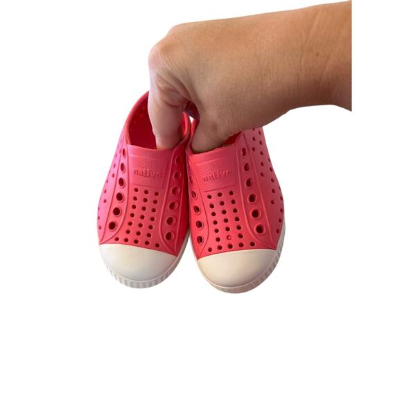 Native Jefferson Kids Flamingo Pink Shell White Casual Shoes C6 - Picture 6 of 9